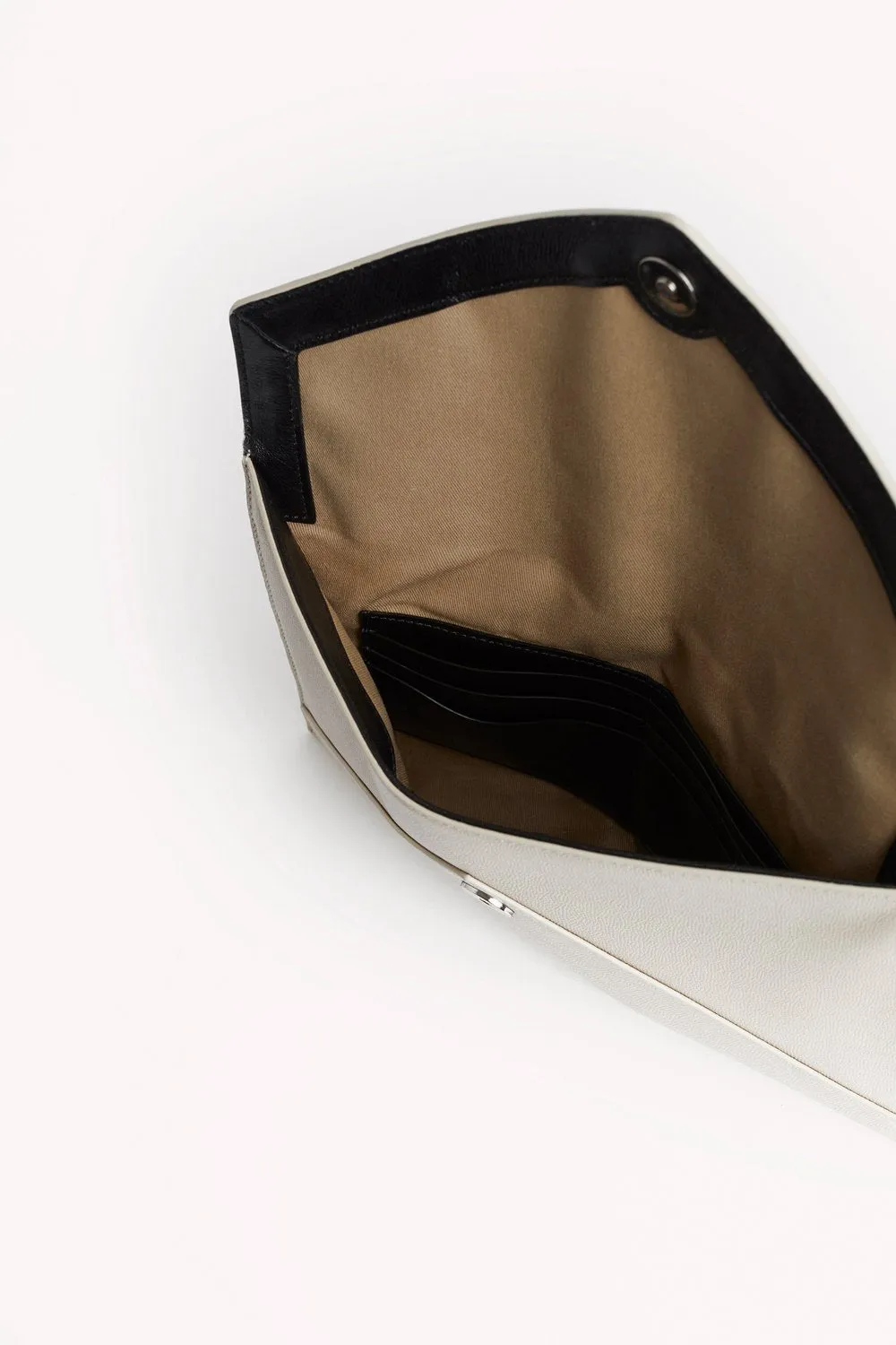 Leo Clutch with Pearl Studs